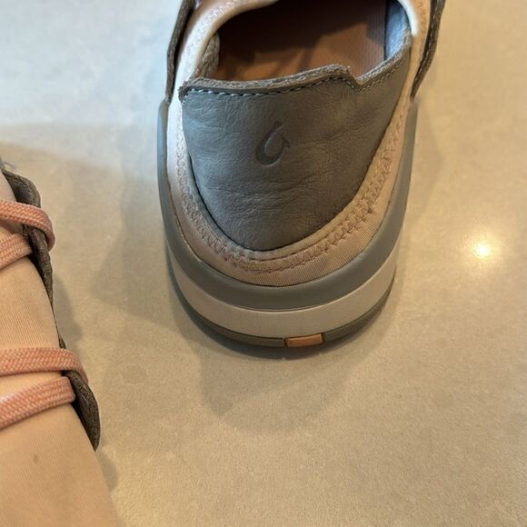 Olukai miki li women’s shoes size 10, great shape,  good brand! Great support. - Picture 2 of 8